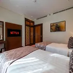 Stunning 2Br Canal & Burj View W & Infinity Pool