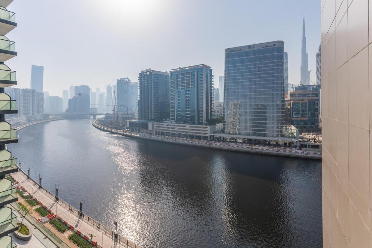 Apartment Stunning 2br Canal & Burj View W & Infinity Pool *